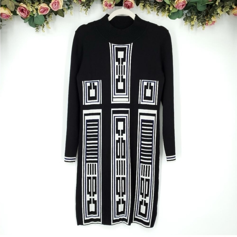 *Last Chance* Yuka Paris Black and White Long Sleeve Graphic Print Sweater Dress